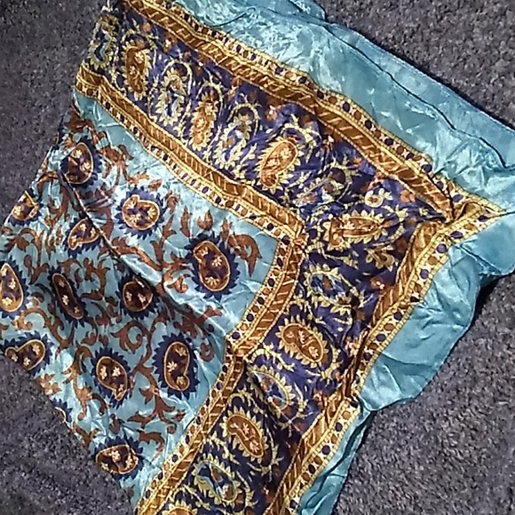 Vintage 27 x 29 inches Womens Scarf in blues & brown - Picture 1 of 3